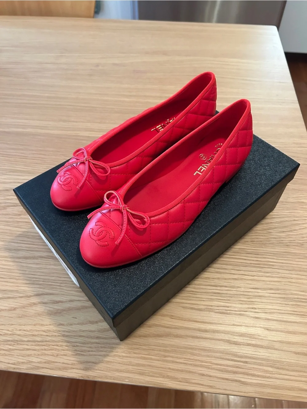 CHANEL 26B Red Quilted Lambskin Ballet Flats 39 New In Box